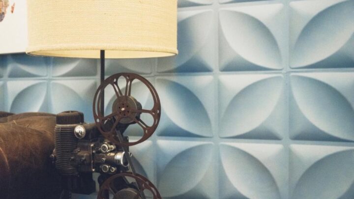 Bobine de film de cinéma sur une table