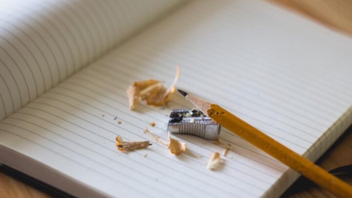 Objectif écrit simplement dans un carnet