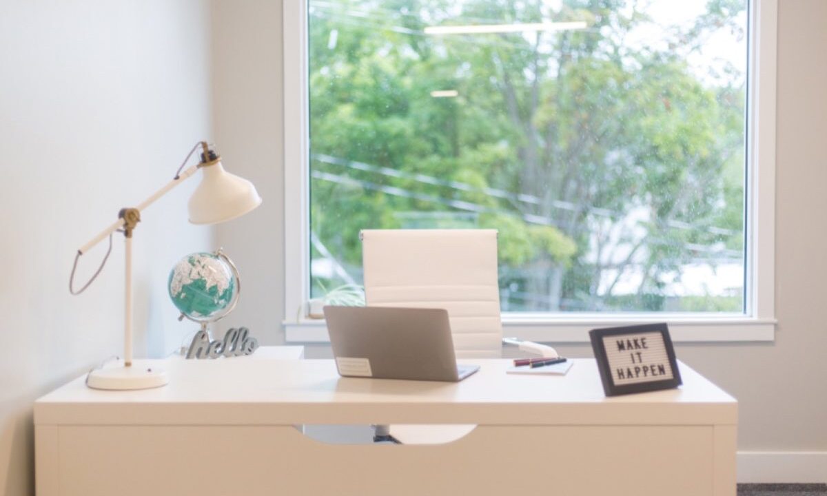 Espace de télétravail aménagé à domicile
